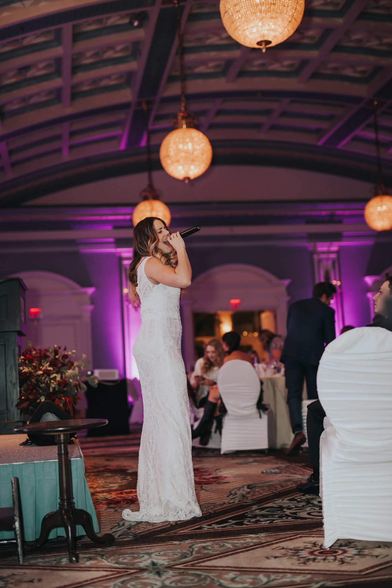 Eva of Beauty Bride serenades guests at the 2016 Vancouver Island Wedding Awards