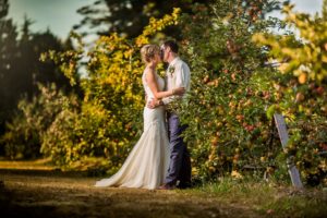 Newlyweds Suns Golden Kiss West Coast Weddings Magazine