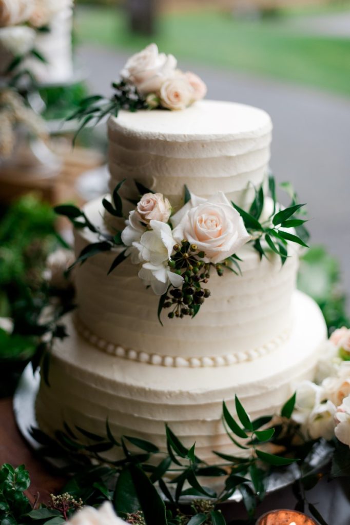 Gorgeous Greenery and Sweet Cakes Make For West Coast Wedding Inspo ...