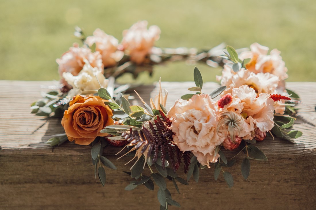 Floral crown for bride with peach roses