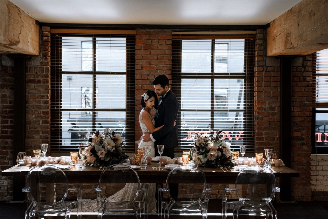 Kaoverii Silva Photographer Wedding Table Modern Vintage Wedding at The Loft
