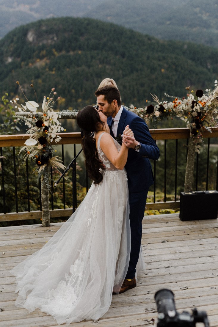 The Augusts Kiss ‘I Do’ With a View at American Creek Lodge