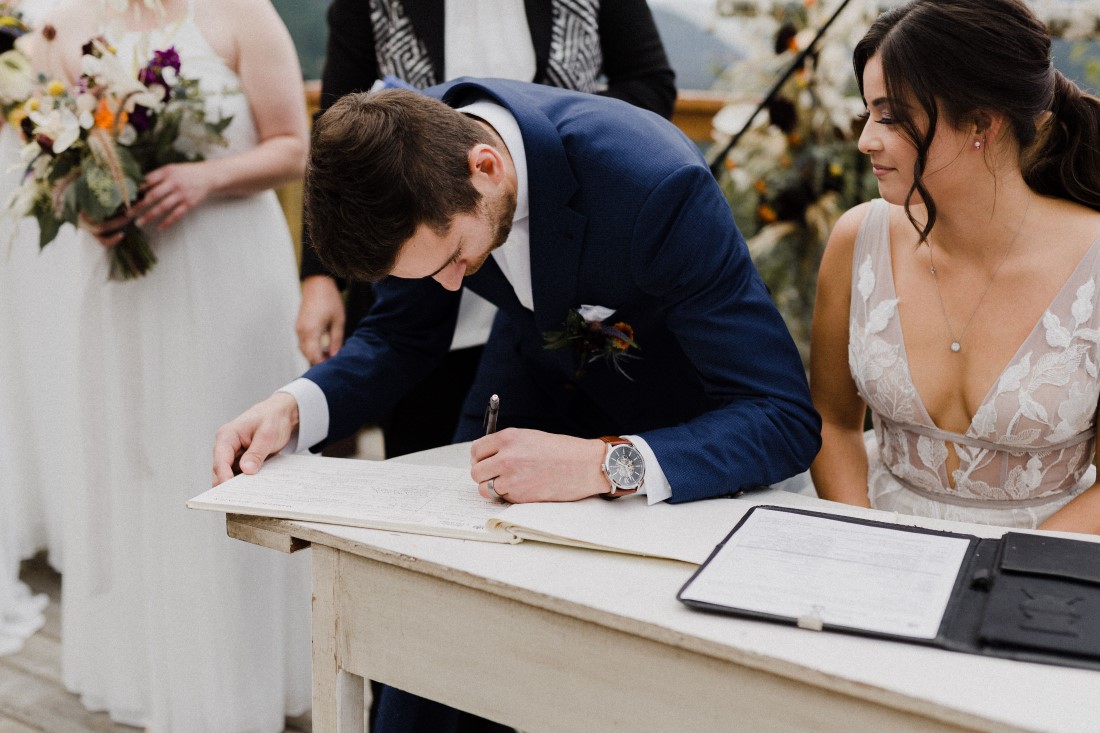 The Augusts Signing ‘I Do’ With a View at American Creek Lodge