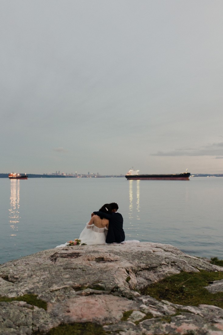 The Augusts Couples Back Embrace Seaside in the City Vancouver Wedding Inspiration
