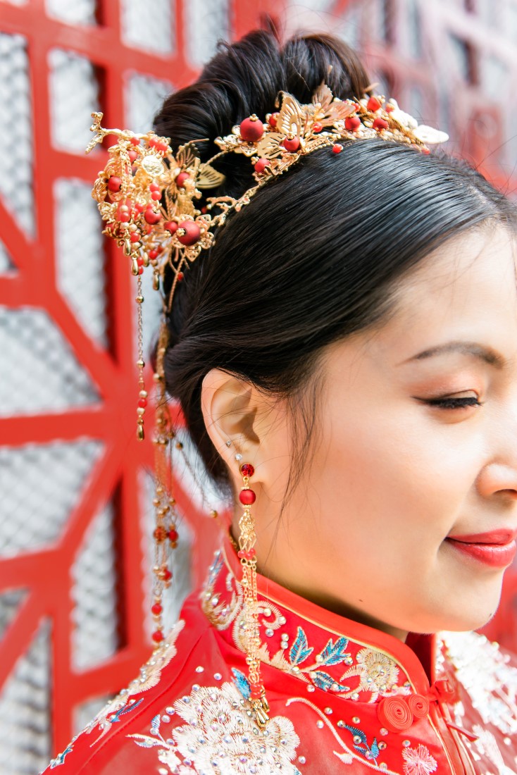 Chinese bride shows off red lipstick by Tina Wu Makeup Vancouver