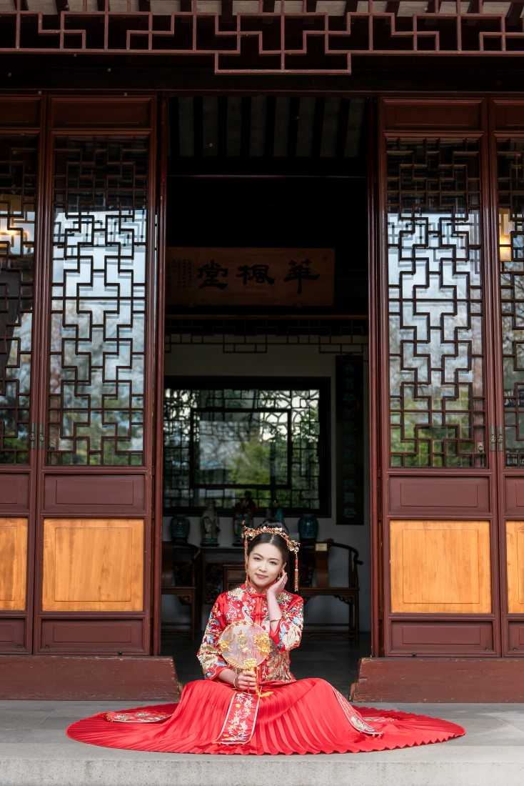 Modern fusion Chinese bride in Vancouver