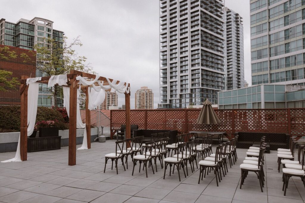 rooftop wedding ceremony set up at Vancouver Metro Hilton by sowedding photo