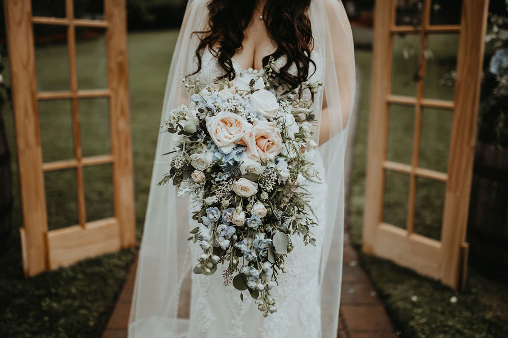 blush roses and ivy bridal bouquet by Rivkah Photo