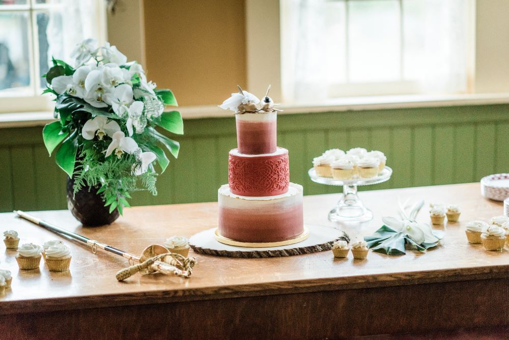 three tier wedding cake 