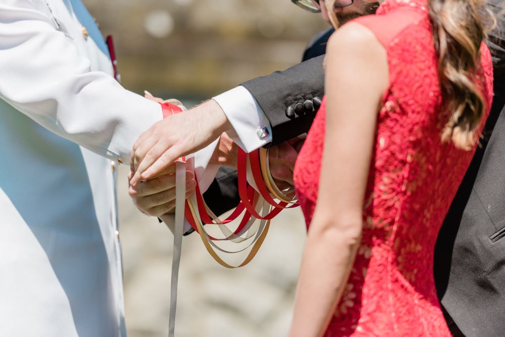 ribbon knots at wedding ceremony