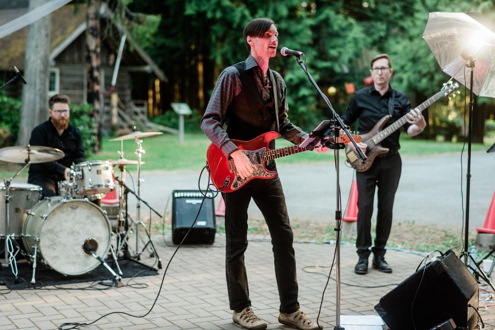 wedding band plays at Heritage Acres