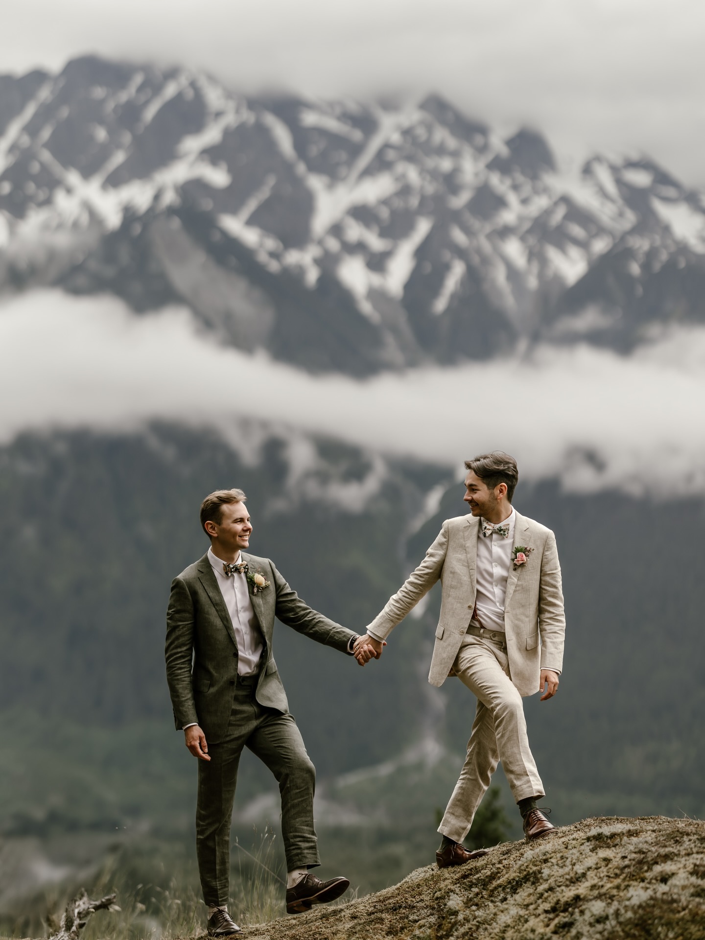 bespoke made suits, adam cheung, vancouver, menswear, bespoke suiting, groomsmen, groom, helen siwak, west coast weddings