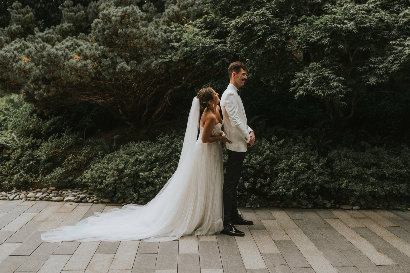 bespoke made suits, adam cheung, vancouver, menswear, bespoke suiting, groomsmen, groom, helen siwak, west coast weddings