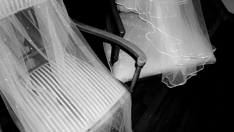 17599_chairveil