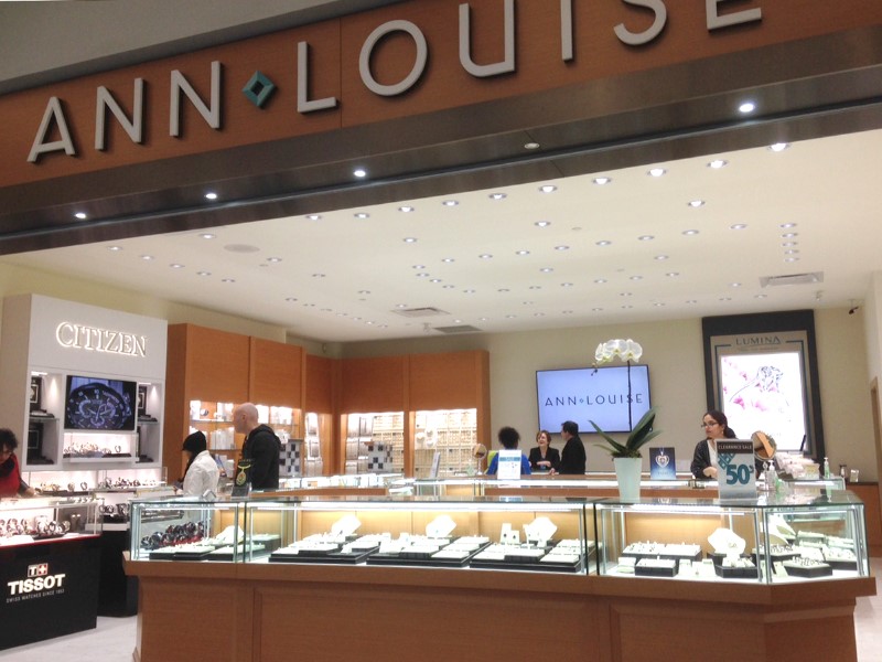 2559_106_BayCentre